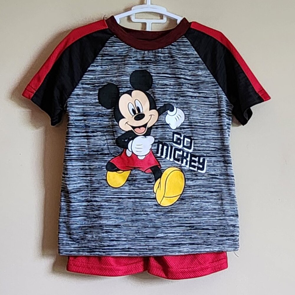 Disney - Mikey Mouse Shirt And Red Shorts Outfit. Size 3T